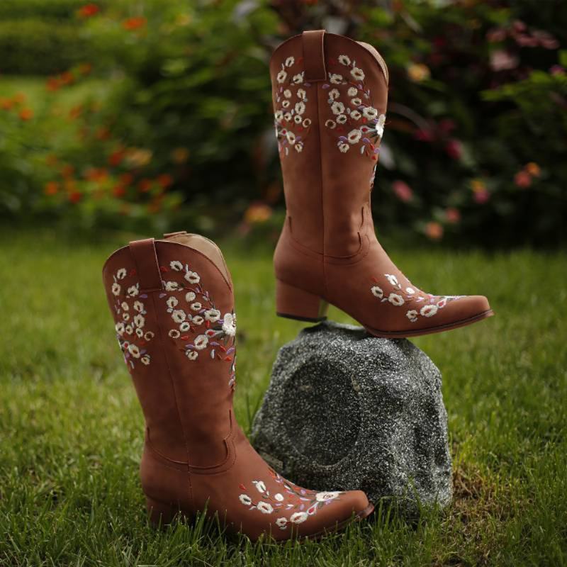 Kobiety Duże Rozmiary Retro Kwiaty Haftowane Slip On Cowboy Boots
