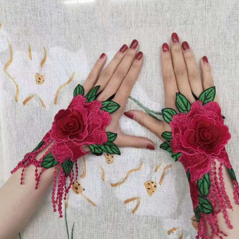 Kobiety Etniczne Hafty Hallow Wristband Moda Floral Half Cover Finger Tassel Gloves