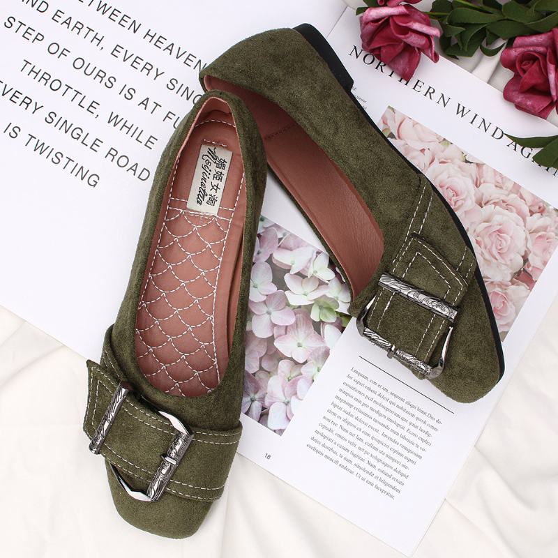 Kobiety Metal Decor Solid Color Slip On Flat Loafers