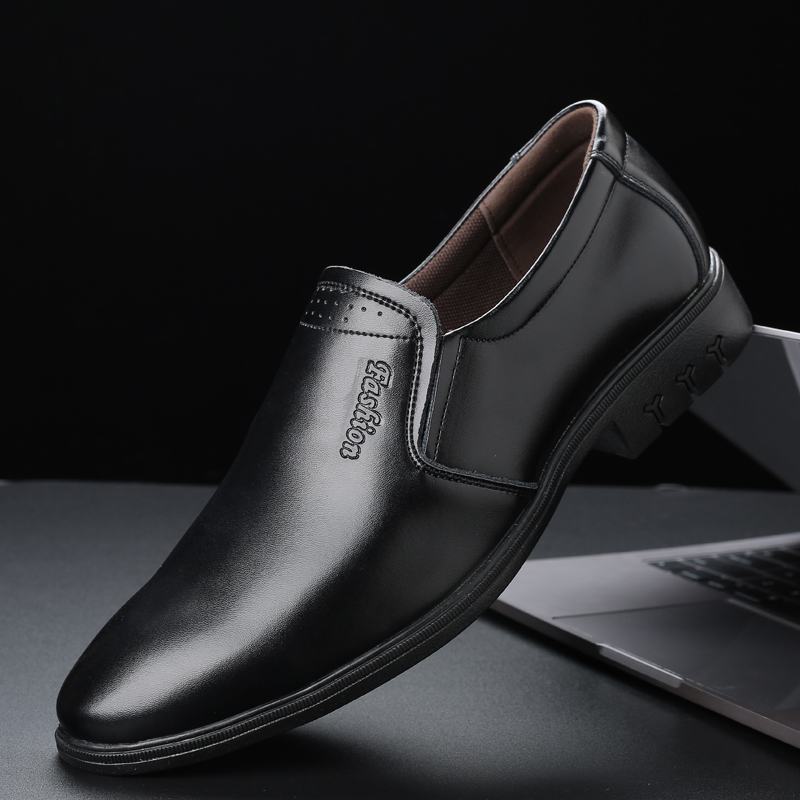 Męska Skóra Bydlęca Ze Szpiczastym Noskiem Miękkie Dno Slip On Business Casual Dress Shoes