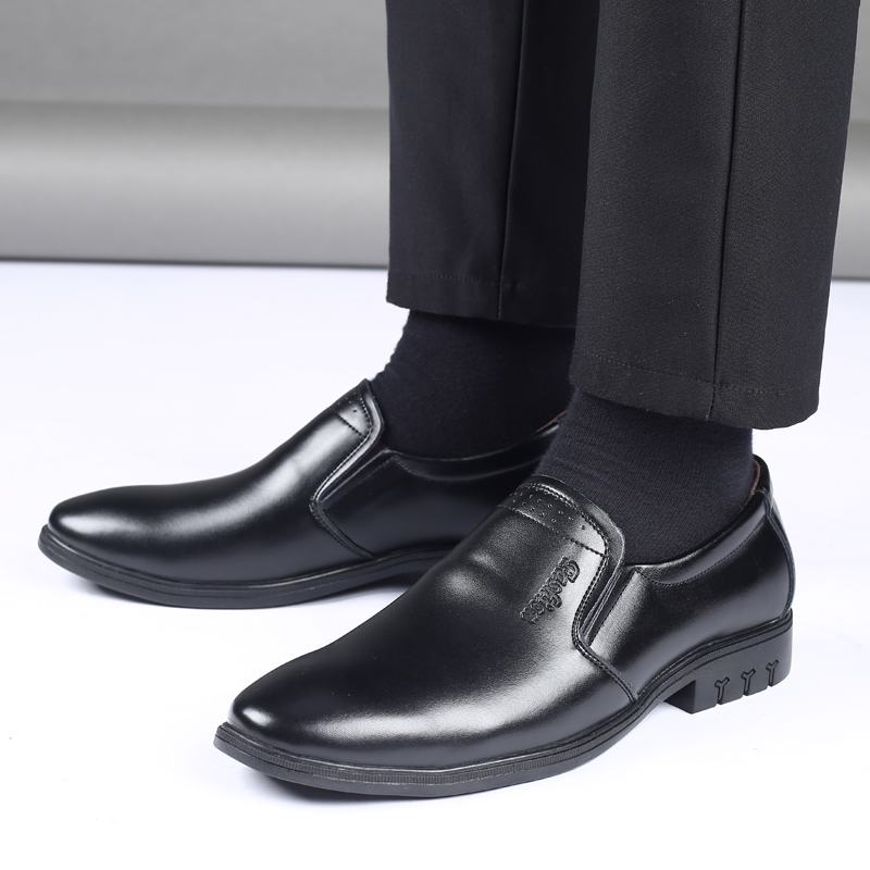 Męska Skóra Bydlęca Ze Szpiczastym Noskiem Miękkie Dno Slip On Business Casual Dress Shoes