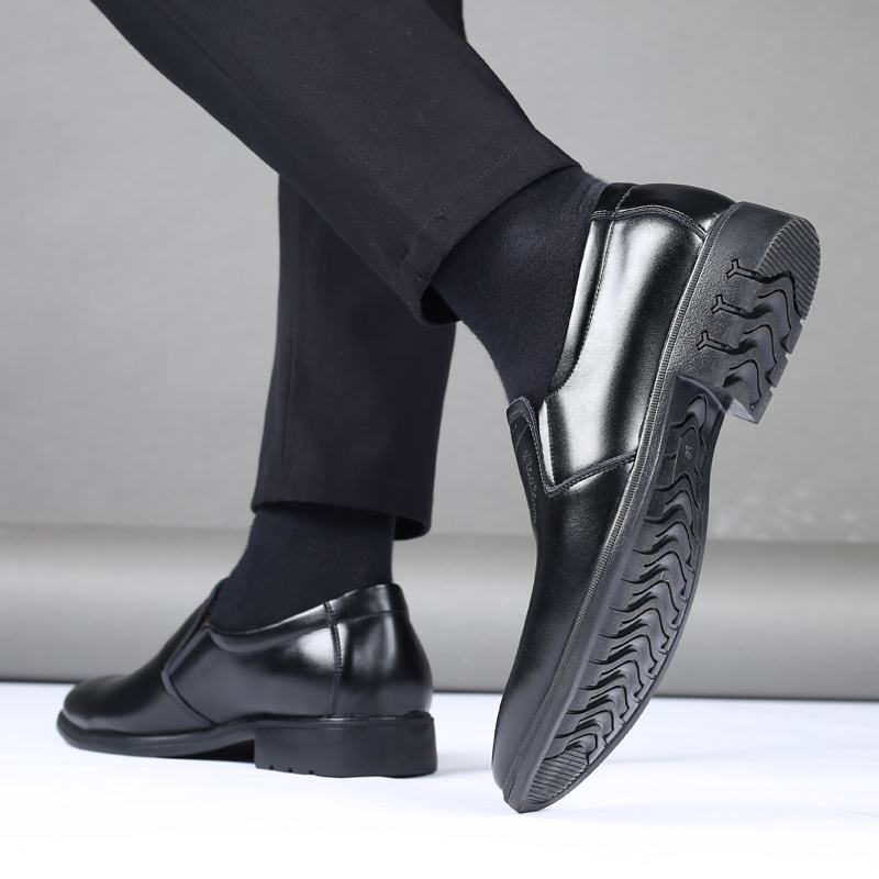 Męska Skóra Bydlęca Ze Szpiczastym Noskiem Miękkie Dno Slip On Business Casual Dress Shoes