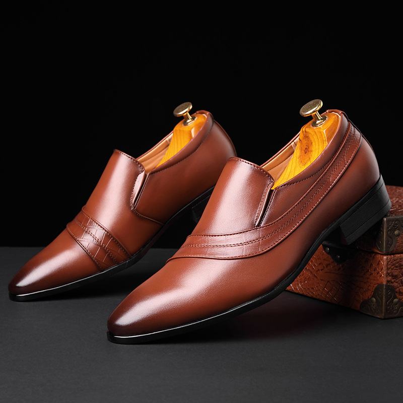 Męskie Skórzane Oddychające Miękkie Podeszwy Pointy Toe Retro Slip On Casual Dress Shoes