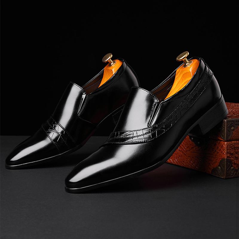 Męskie Skórzane Oddychające Miękkie Podeszwy Pointy Toe Retro Slip On Casual Dress Shoes