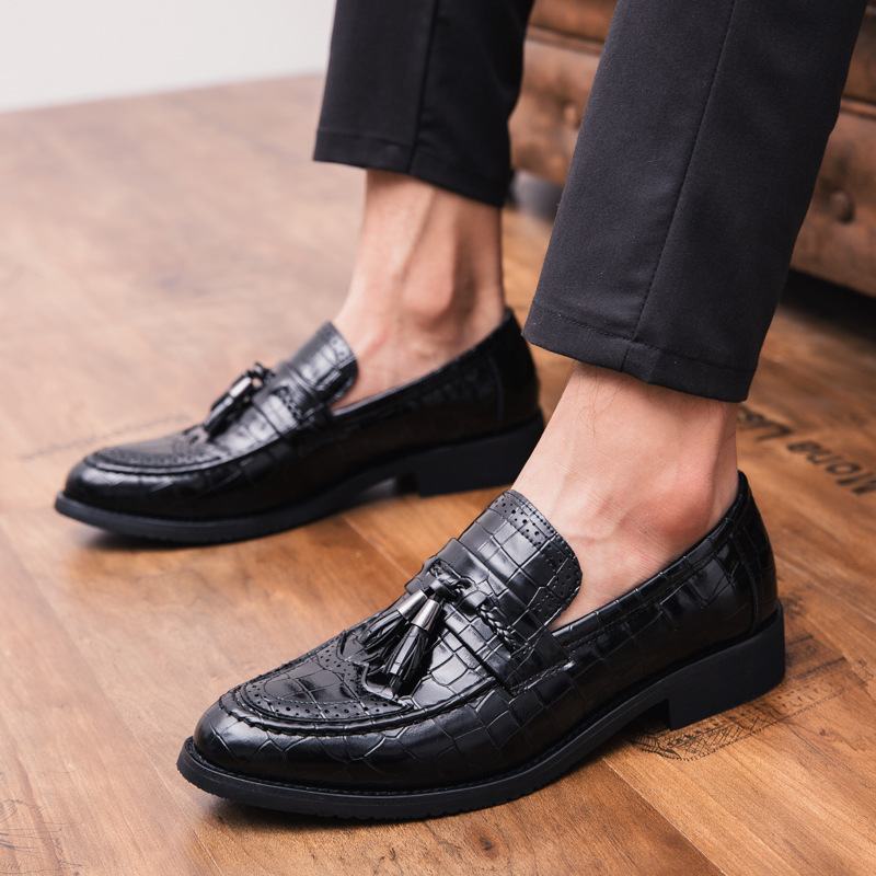 Męskie Skórzane Oddychające Pointed Toe Soft Sole Vintage Tassel Casual Business Shoes