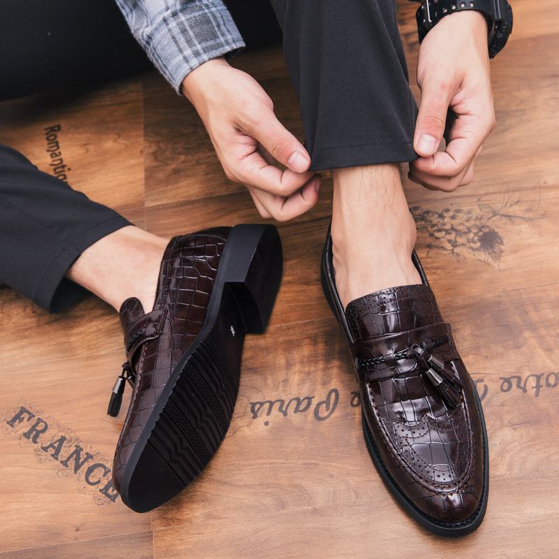 Męskie Skórzane Oddychające Pointed Toe Soft Sole Vintage Tassel Casual Business Shoes