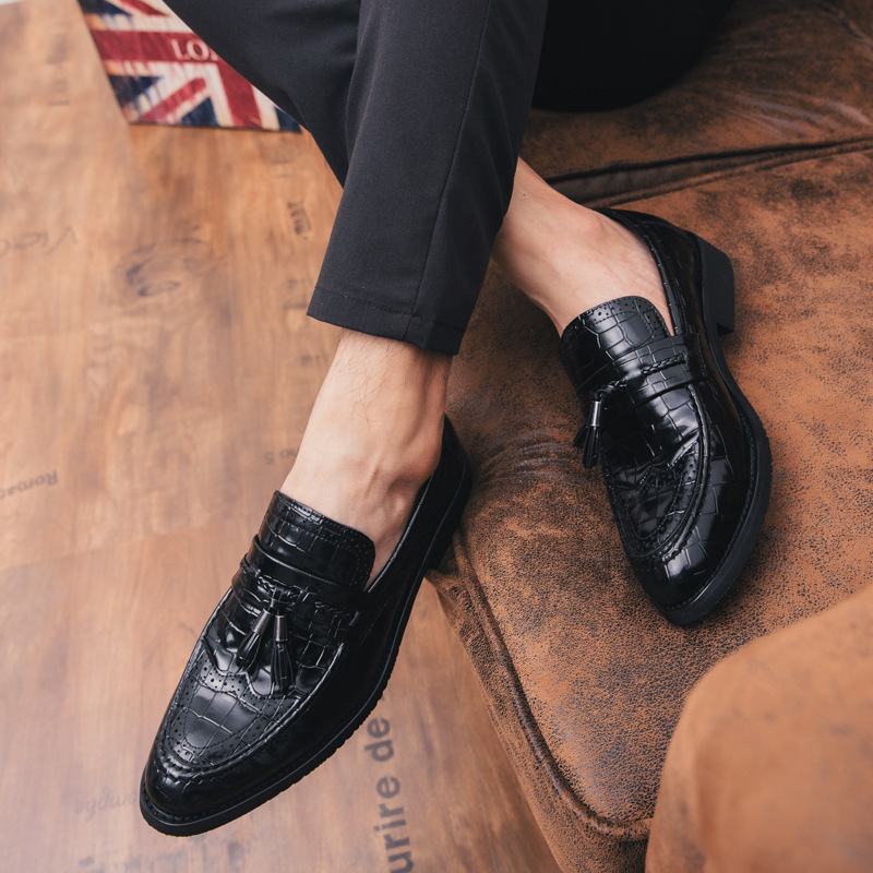 Męskie Skórzane Oddychające Pointed Toe Soft Sole Vintage Tassel Casual Business Shoes