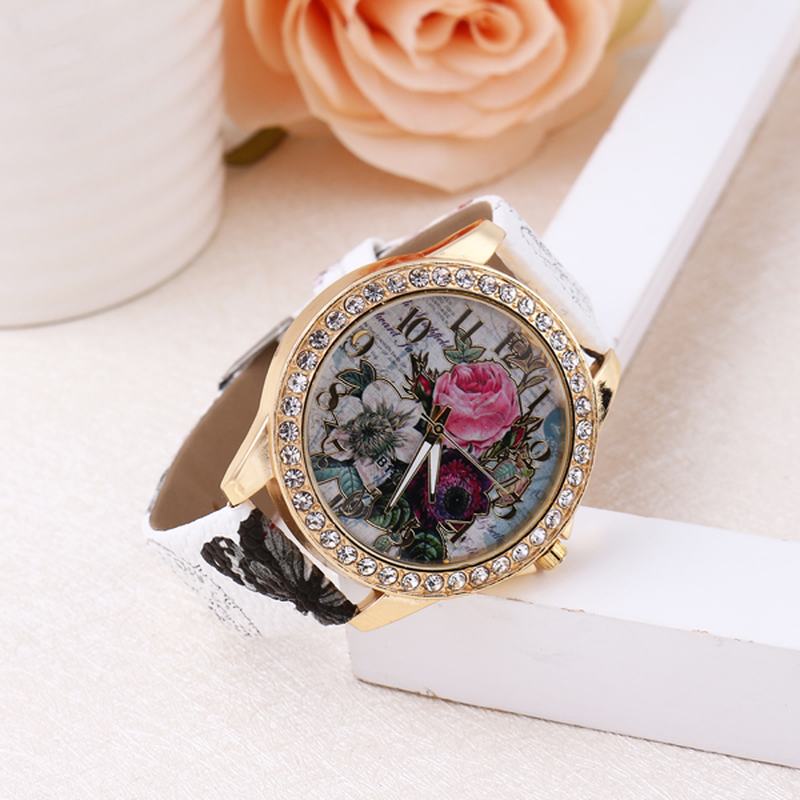Moda Bohemia Style Damskie Watch Skórzany Pasek Retro Rose Pattern Quartz Watch