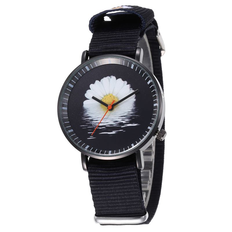 Moda Śliczne Zegarki Damskie Skórzany Pasek Trójwymiarowy Mały Zegarek Kwarcowy