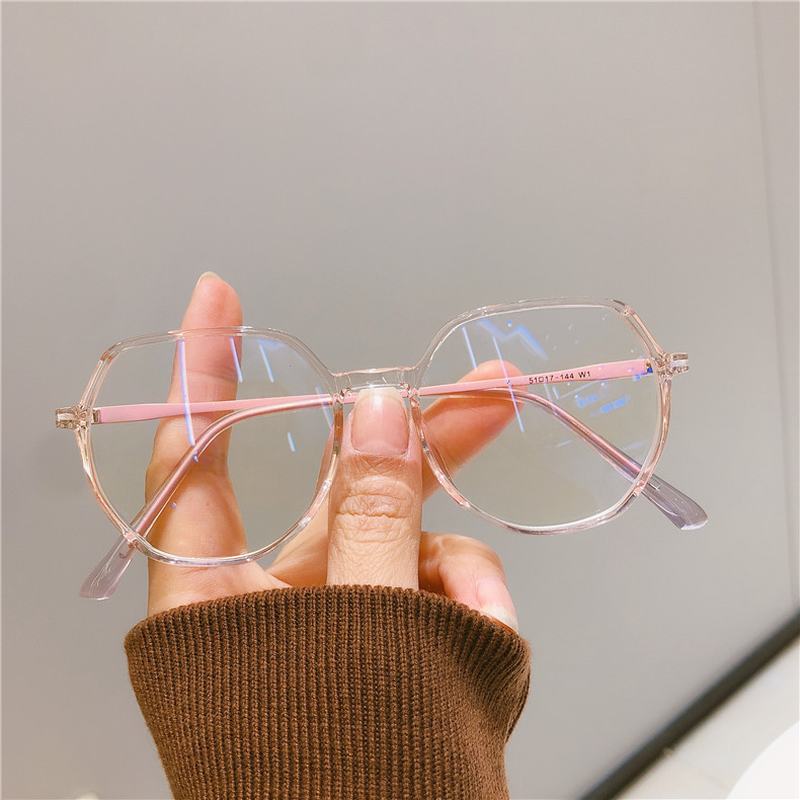 Ramka Okularów W Kolorze Gradientu Może Być Wyposażona W Soczewki Krótkowzroczność Kobieta W Oprawkach Okularów Z Anty-niebieskim Światłem
